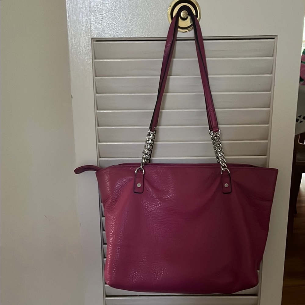 MICHAEL Michael Kors Pink Tote Bag with Structured Design